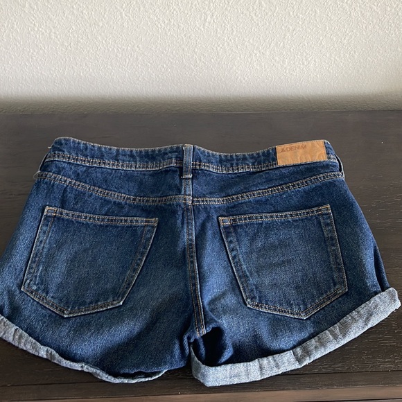 Free with any $20 purchase. H&M denim shorts - Picture 4 of 4